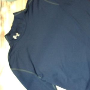 Women's under armour black fitted top med heatgear